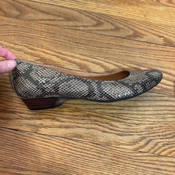 Indigo by Clarks Snakeskin Pattern Slip On Shoes heeled loafer size 7.5 - Picture 7 of 11